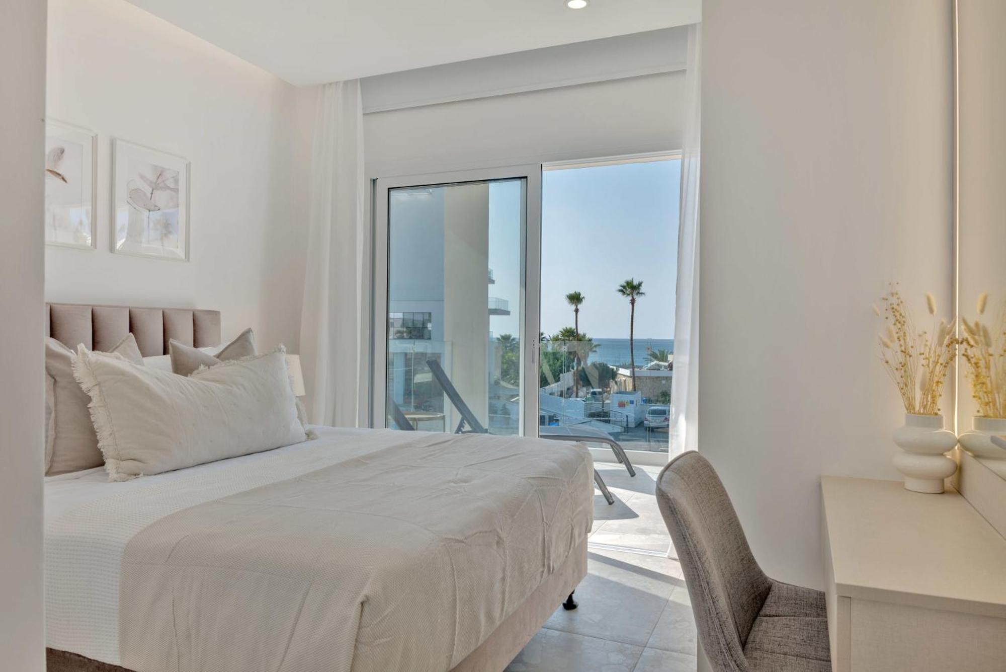 Ferienwohnung Phaedrus Living: Seaview Luxury Flat Limnaria 150 Paphos Exterior foto